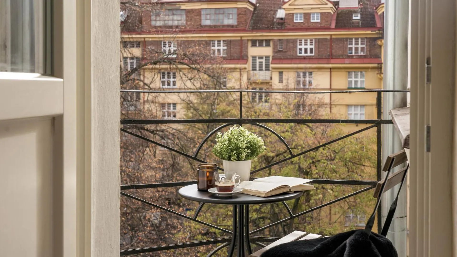Prague Days - Balcony - Workplace - Great Vibe